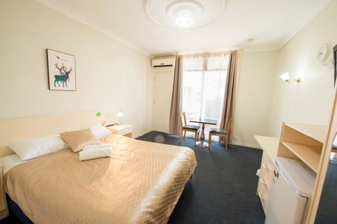 Jacksons Motor Inn - Australian Directory 5
