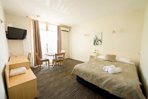 Jacksons Motor Inn - Australian Directory 11