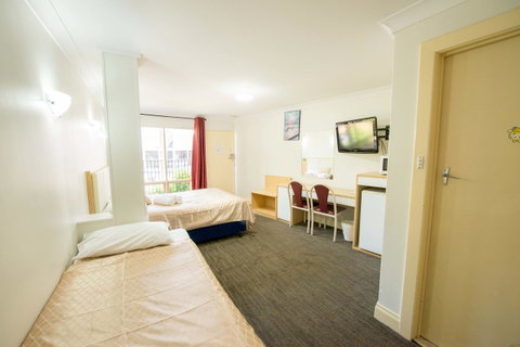 Jacksons Motor Inn - Australian Directory 23