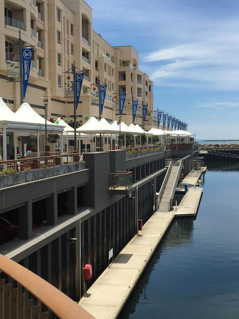 Glenelg Seaside Apartment - Australian Directory 3