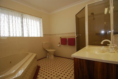 Acacia Apartments - Australian Directory 12