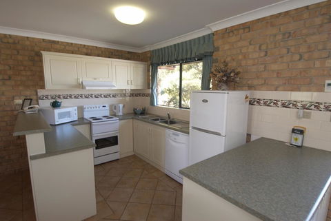 Acacia Apartments - Australian Directory 6