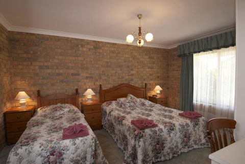 Acacia Apartments - Australian Directory 13