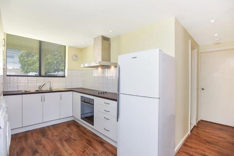 The Dolphins Beachfront Apartments - Australian Directory 16
