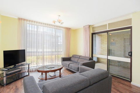 The Dolphins Beachfront Apartments - Australian Directory 5