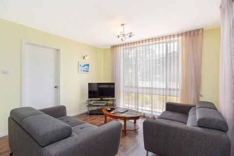 The Dolphins Beachfront Apartments - Australian Directory 17