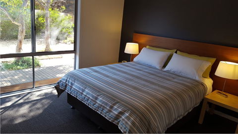 Coorong Waterfront Retreat - Australian Directory 2