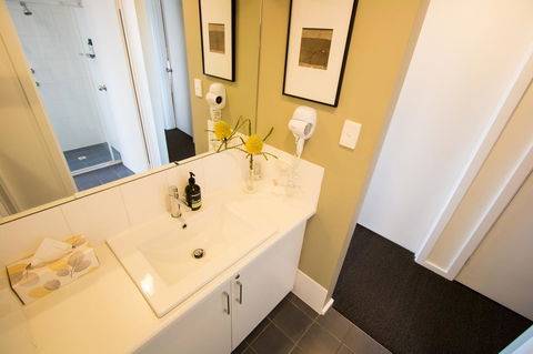 Coorong Waterfront Retreat - Australian Directory 12