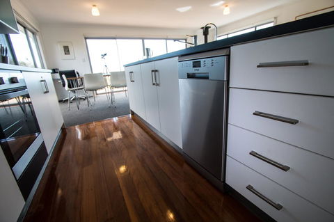Coorong Waterfront Retreat - Australian Directory 10