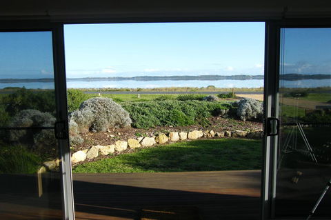 Coorong Waterfront Retreat - Australian Directory 20