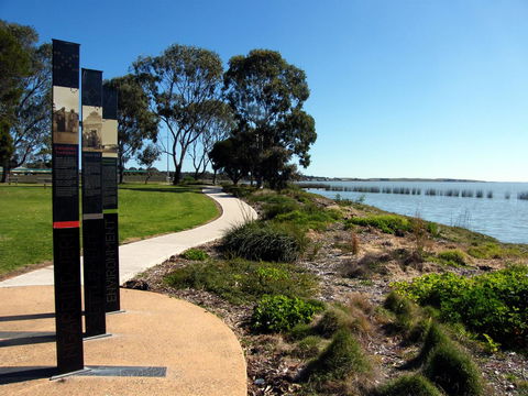 Coorong Waterfront Retreat - Australian Directory 31