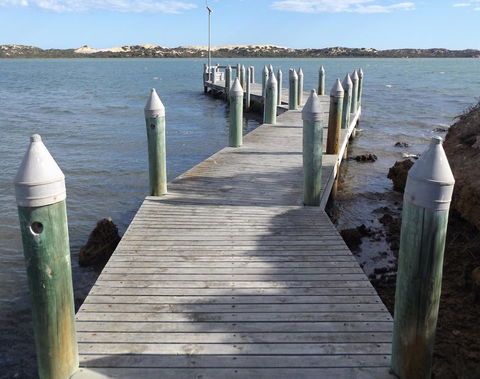 Coorong Waterfront Retreat - Australian Directory 33