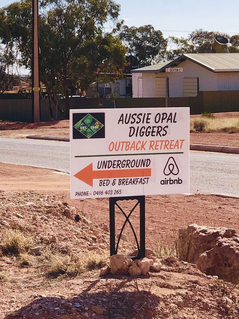 Aussie Opal Diggers Outback Retreat-Undergound - Australian Directory 24
