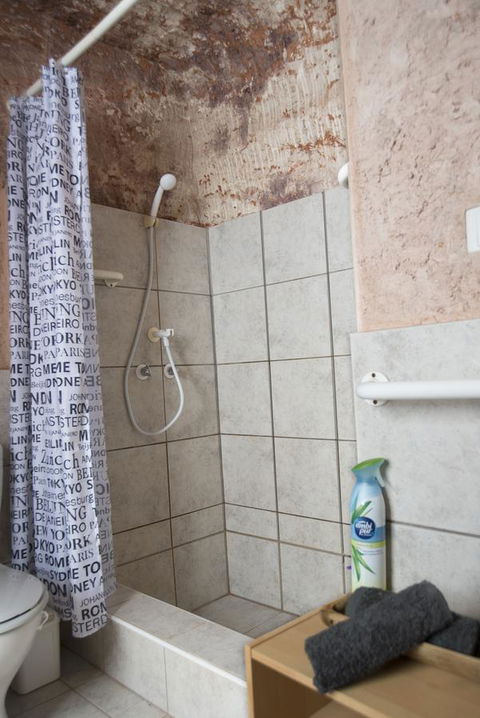 Ali's Underground - Australian Directory 11