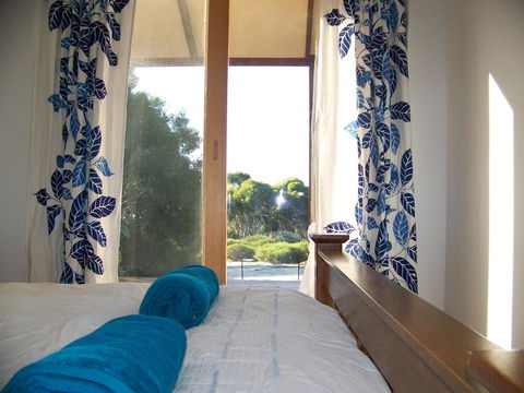 Mallee Bark Retreat - Australian Directory 6