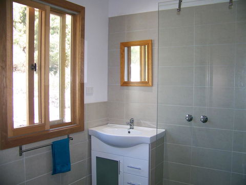 Mallee Bark Retreat - Australian Directory 8