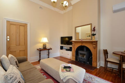 Trafalgar Premium Vintage Suites - Australian Directory 3
