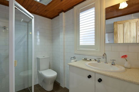 Trafalgar Premium Vintage Suites - Australian Directory 16