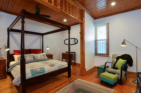 Trafalgar Premium Vintage Suites - Australian Directory 10