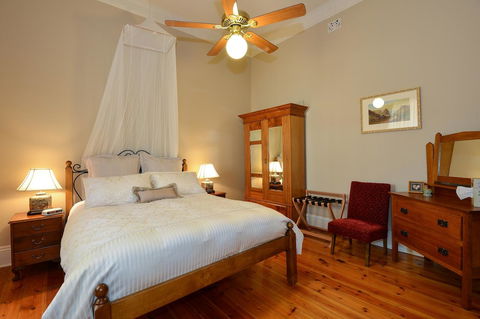 Trafalgar Premium Vintage Suites - Australian Directory 17