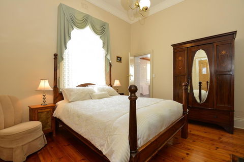 Trafalgar Premium Vintage Suites - Australian Directory 6