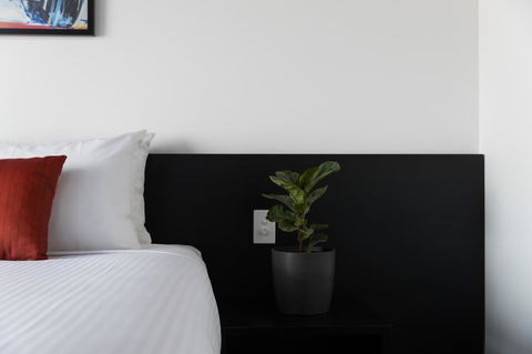 Rydges Pit Lane - Australian Directory 34