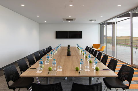 Rydges Pit Lane - Australian Directory 40