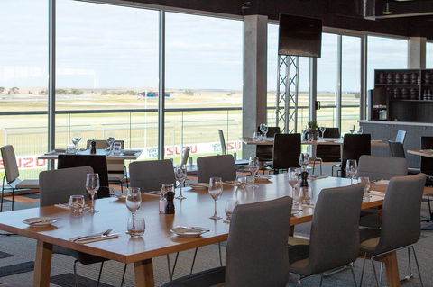 Rydges Pit Lane - Australian Directory 38