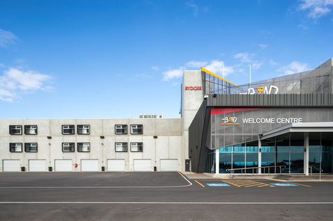 Rydges Pit Lane - Australian Directory 19