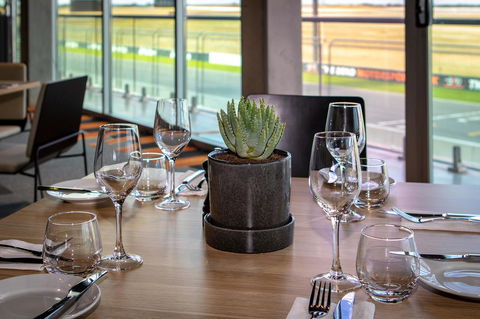 Rydges Pit Lane - Australian Directory 37