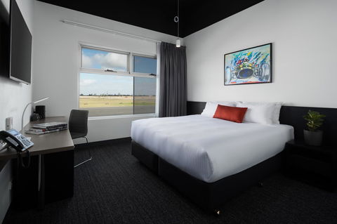 Rydges Pit Lane - Australian Directory 35