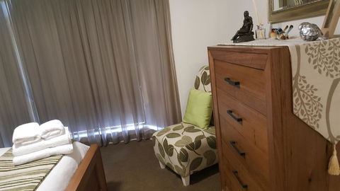 Jacaranda Homestay - Australian Directory 10