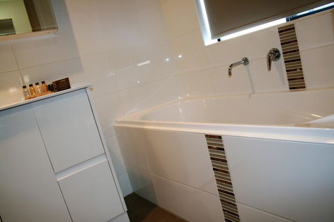 Jacaranda Homestay - Australian Directory 16
