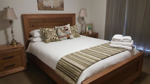 Jacaranda Homestay - Australian Directory 8