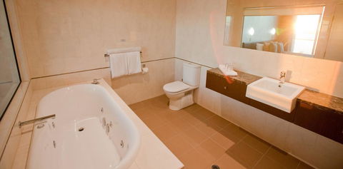 Port Lincoln Hotel - Australian Directory 7
