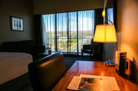 Port Lincoln Hotel - Australian Directory 5