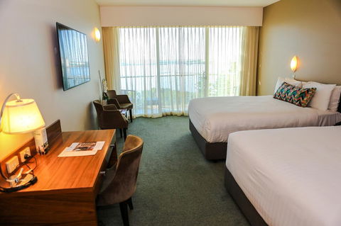 Port Lincoln Hotel - Australian Directory 14