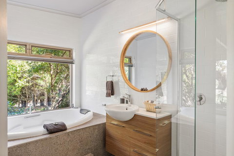 Adelaide Hills Retreats - Australian Directory 15