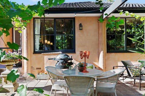 Adelaide Hills Retreats - Australian Directory 41