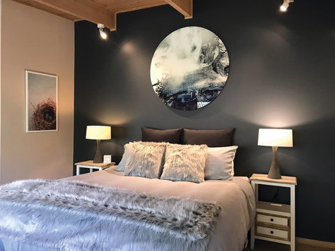 Adelaide Hills Retreats - Australian Directory 5