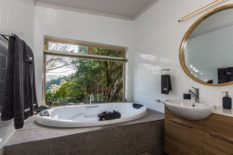 Adelaide Hills Retreats - Australian Directory 44