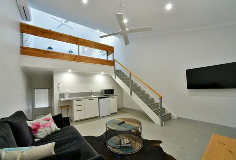 Great Northern Lodge - Australian Directory 1
