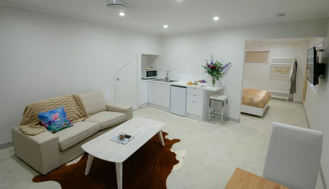 Great Northern Lodge - Australian Directory 5