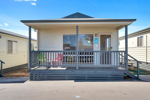 Moonta Bay Caravan Park - Australian Directory 21