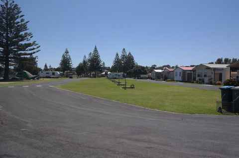 Moana Beach Tourist Park - Australian Directory 44