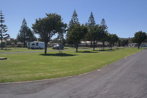 Moana Beach Tourist Park - Australian Directory 40
