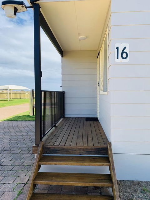 Moana Beach Tourist Park - Australian Directory 15