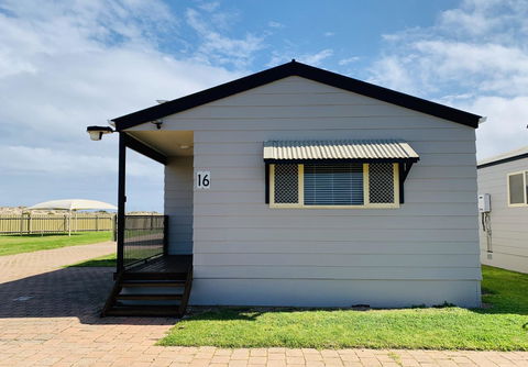 Moana Beach Tourist Park - Australian Directory 16