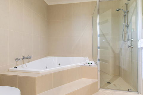 Mick O'Sheas - Australian Directory 22