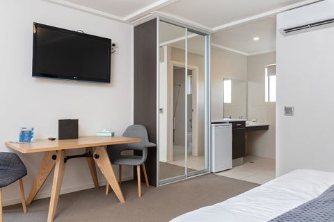 Mick O'Sheas - Australian Directory 1